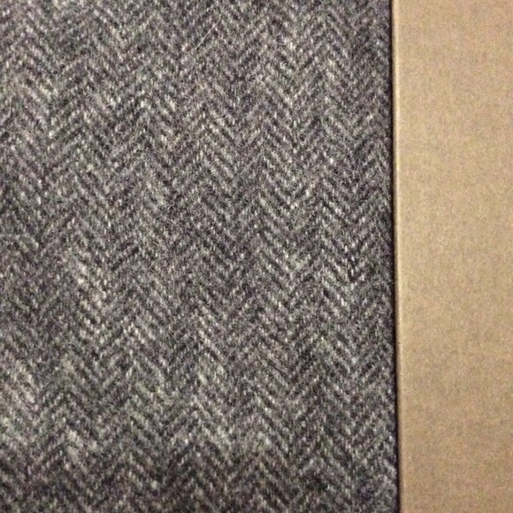 New ELLIOT MULRYAN Gray 100% Cashmere SCARF Long Rectangle - Picture 3 of 12